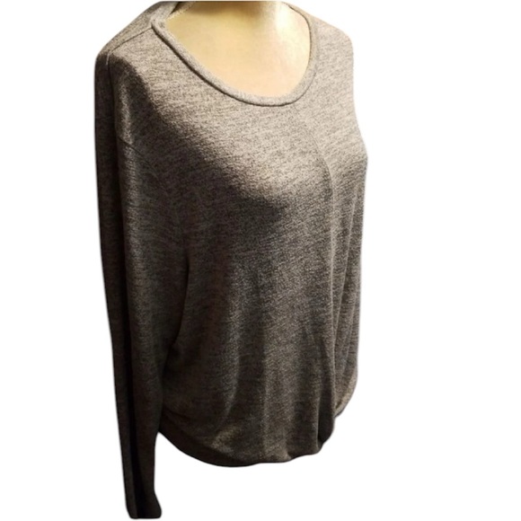 Ava&Viv v neck long sleeve top in gray heathered fabric size 2X (oversized) - Picture 2 of 7